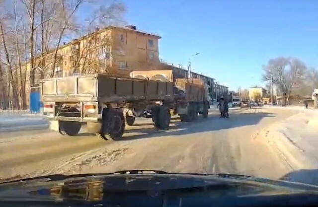 В Омске будут судить водителя грузовика, который не пропустил женщину с детьми