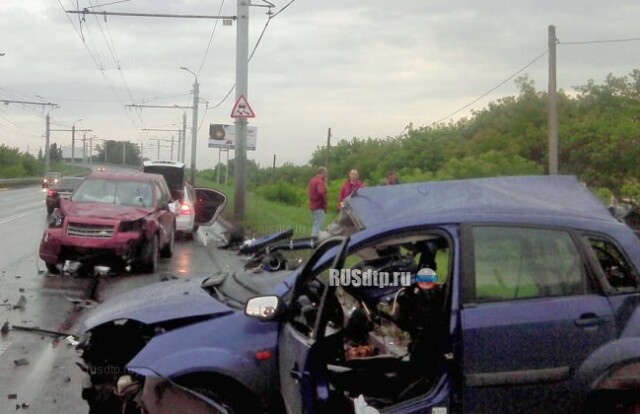 В Челябинске «Форд» вынесло на встречную полосу. Погиб человек 