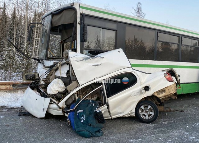 Женщина погибла в ДТП с автобусом в Красноярском крае 