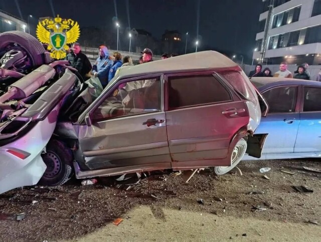 Три человека погибли в массовом ночном ДТП в Казани 