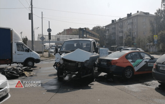 Мотоцикл столкнулся с «Газелью» в Казани 