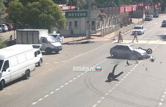 Мотоцикл столкнулся с автомобилем в Сочи