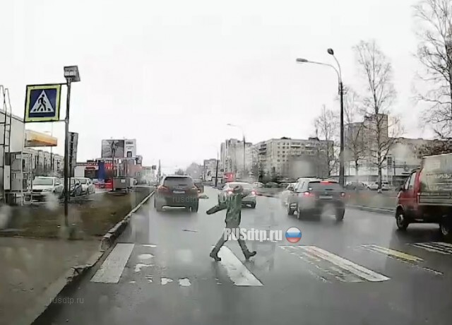 В Петербурге Porsche Cayenne сбил ребенка. ВИДЕО 