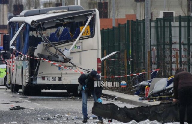 Шестеро подростков погибли в ДТП с участием автобуса и грузовика во Франции 