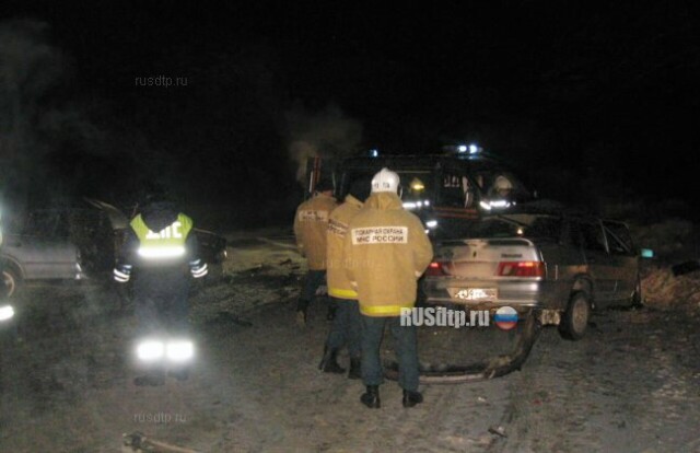 Три человека погибли в лобовом столкновении автомобилей под Калугой 