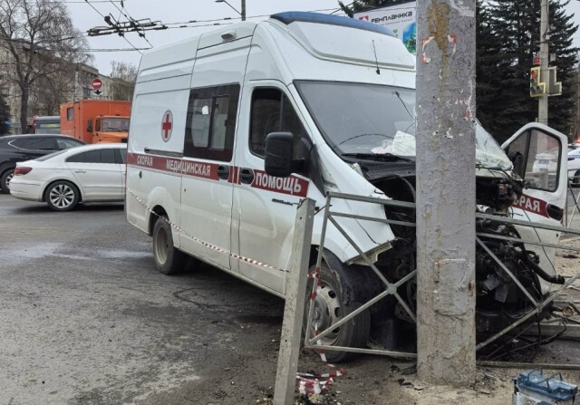 «Выбросило из скорой»: медики пострадали в ДТП во Владимире 
