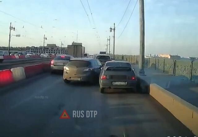 ДТП на Литейном мосту в Санкт-Петербурге