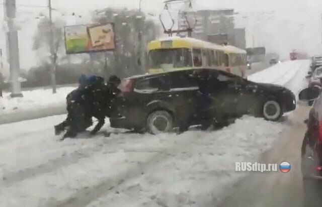 Идиотизм на дорогах Екатеринбурга