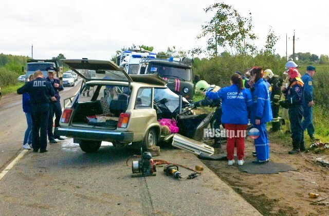 Водитель и пассажирка ВАЗа погибли в ДТП на въезде в Александров 