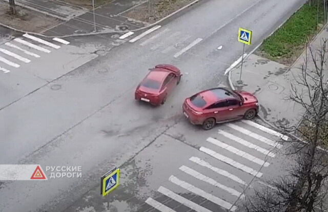 Дорогое ДТП на перекрестке в Вологде