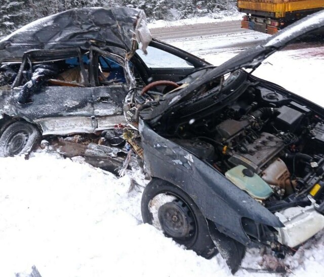 Момент ДТП на трассе «Байкал»: «Тойоту» вынесло под встречную фуру 