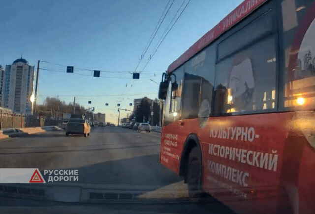 Автобус уехал с места ДТП в Ярославле