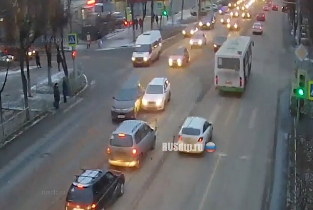 Черный подрезал белого