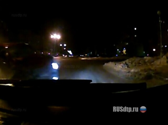 Обычное новогоднее ДТП на регистратор… 