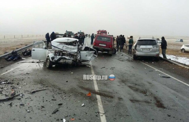 В Хакасии в массовом ДТП автомобилей погибли четыре человека 