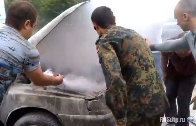 Тушат, тушат — не потушат, заливают — не зальют. © 