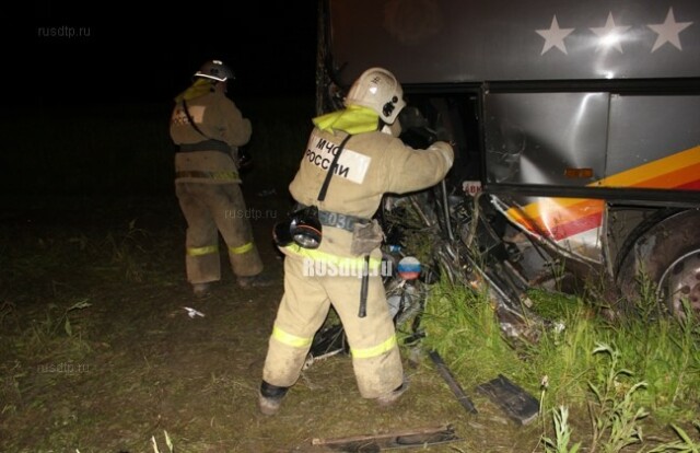 Пять человек погибли в ДТП с участием автобуса в Тульской области 