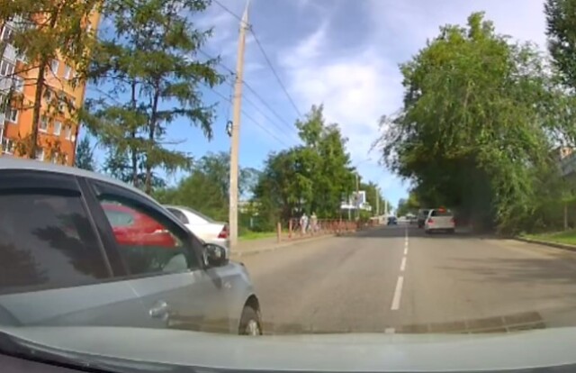 «Обиделась, что не пустили в ряд»: девушка спровоцировала ДТП в Иркутске