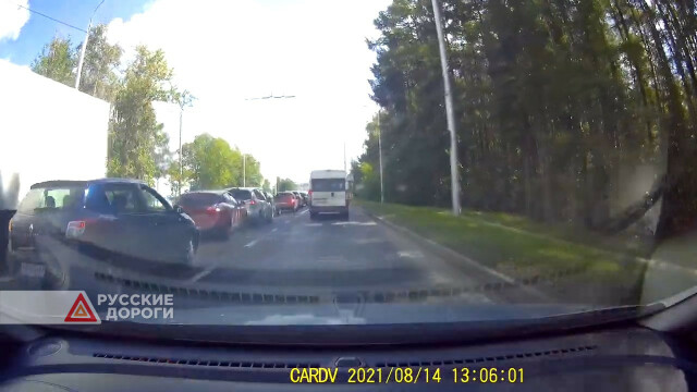 Три автомобиля Renault столкнулись в Иванове