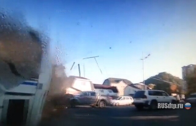 Фура и автобус. Столкновение 