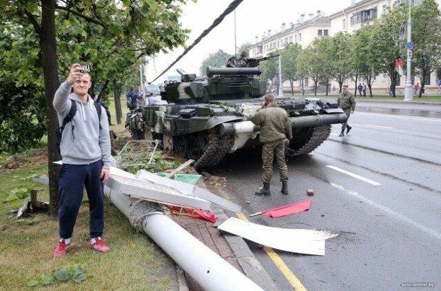 Приора в столб