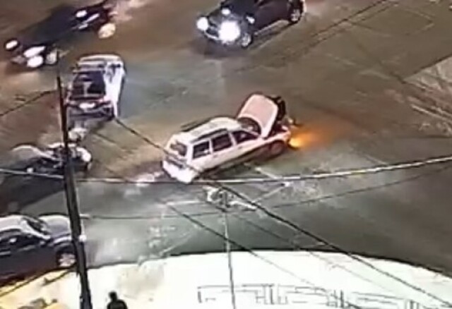 В Вологде «Лада» завелась и протащила водителя несколько метров