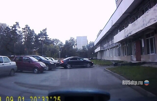 Задел и уехал 