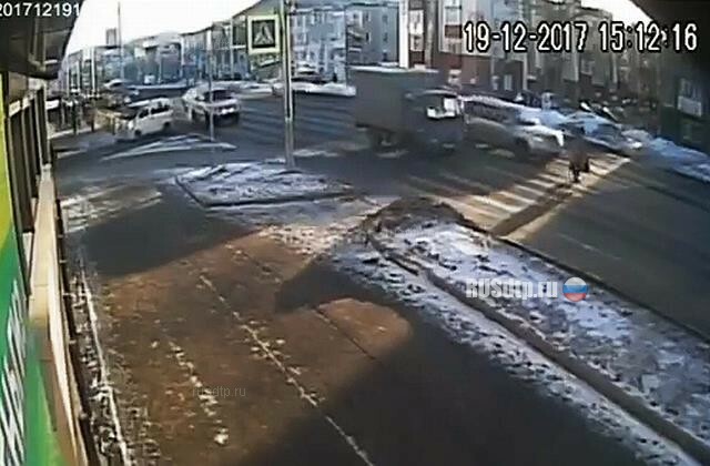 В Петропавловске-Камчатском женщина сбила школьницу. Видео