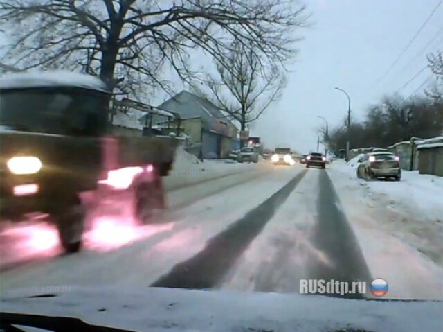 Горящий УАЗ 