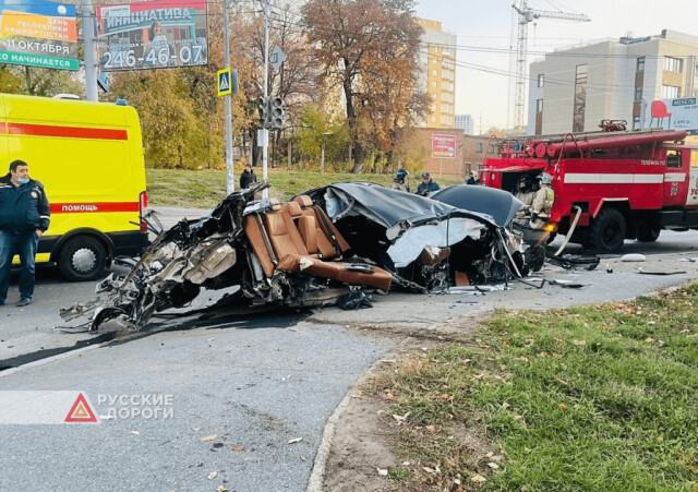 В Уфе «Тойоту» разорвало на части 