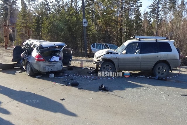 В Якутске водитель «Ниссана», скрываясь от погони, врезался в машину с семьей и погиб