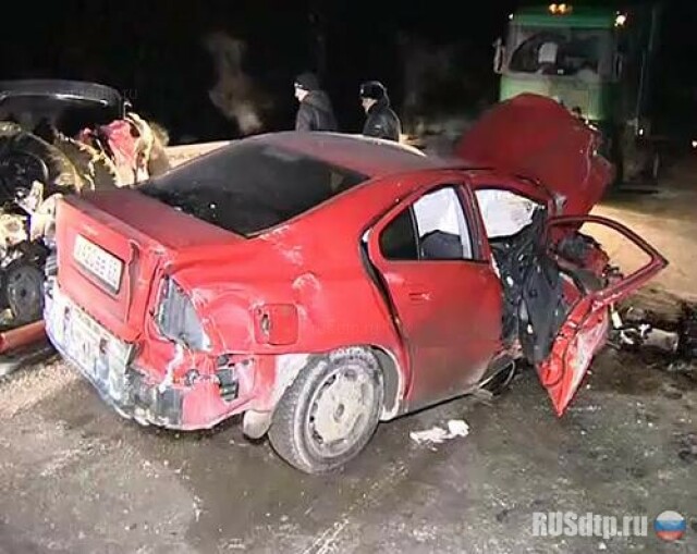 Volvo S60 на встречке уничтожил ВАЗ-2115 