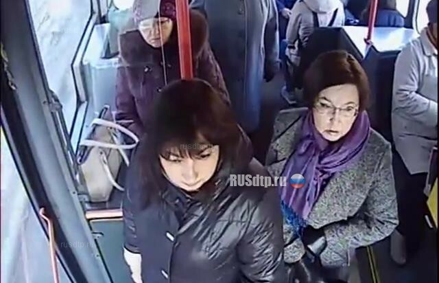 В Липецке чиновница устроила истерику в автобусе