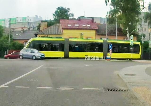 ДТП с участием трамвая и легкового автомобиля во Львове