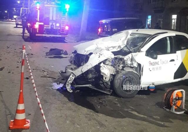 Двое погибли в ночном ДТП в Омске 