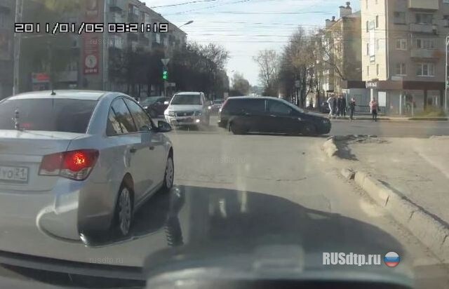 На перекрестке 