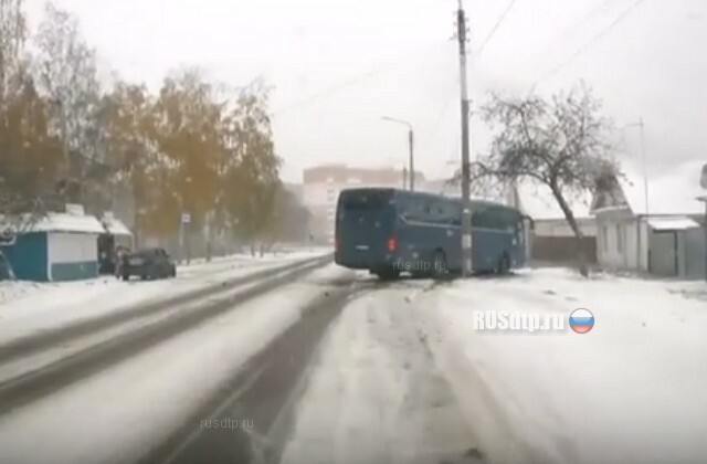 Автобус и легковой автомобиль столкнулись в Димитровграде