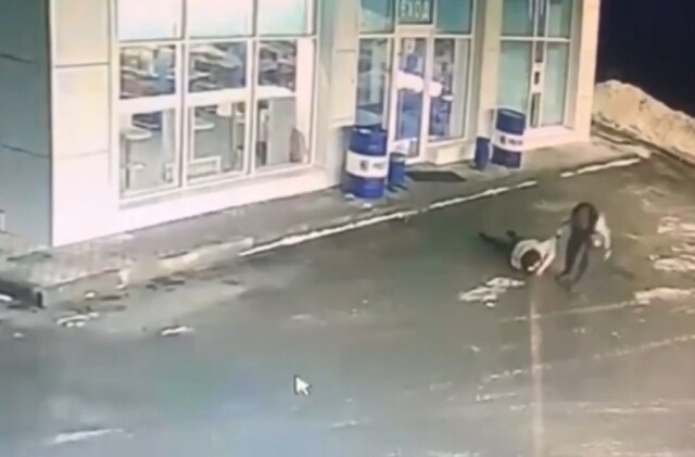 В Оренбурге мужчина затолкал девушку в багажник и увёз в неизвестном направлении