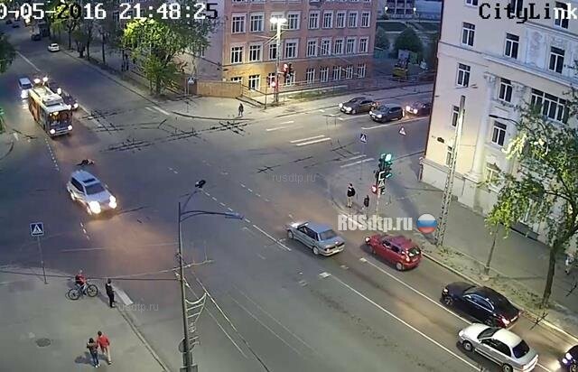 Девушка попала под колеса внедорожника в Петрозаводске