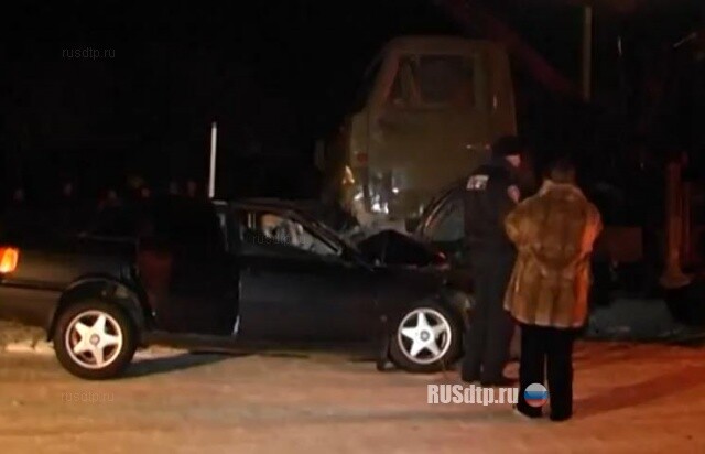 Девушка влетела под КамАЗ — погибли три человека 