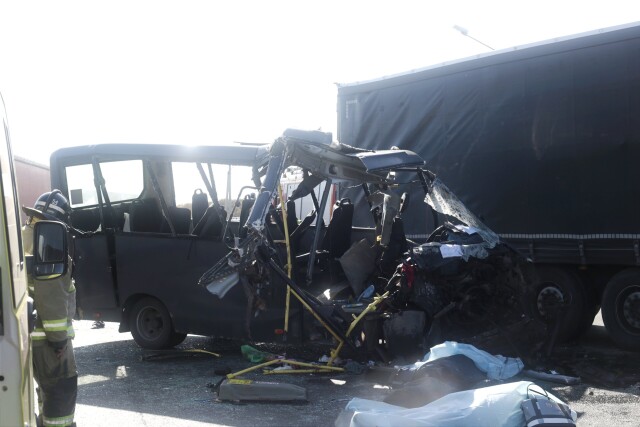 «Водитель фуры выехал на встречную полосу»: три человека погибли и 17 пострадали в результате ДТП в Нижегородской области 