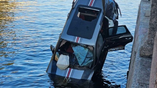 «Porsche Cayenne» утонул в Фонтанке: водителю вынесли приговор 
