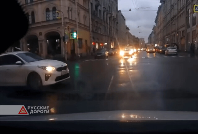 Авария на Садовой улице в Санкт-Петербурге