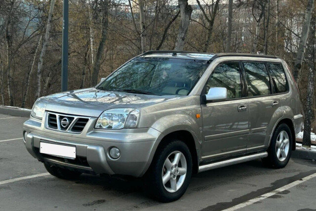 Названы главные минусы кроссовера Nissan X-Trail первого поколения 