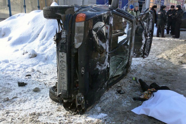 В Саратове полицейский насмерть сбил пенсионерку 