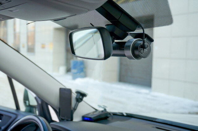 Как правильно установить видеорегистратор в машине, чтобы не получить штраф? 
