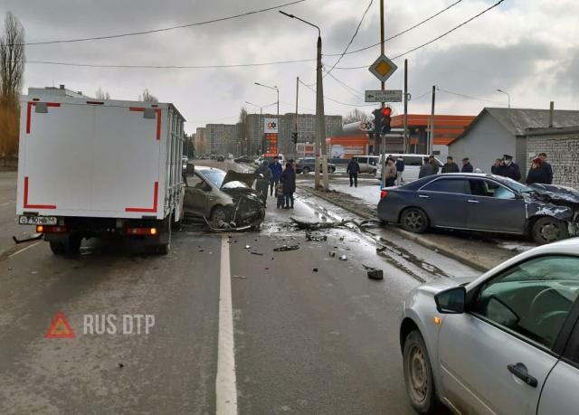 Массовое ДТП произошло на перекрестке в Курчатове 