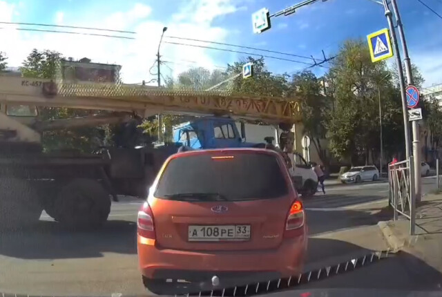 Во Владимире водитель «Газели» не успел остановиться и наехал на женщину
