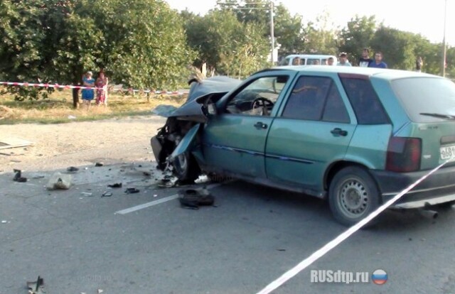 В Ростовской области легковушка столкнулась с автобусом 