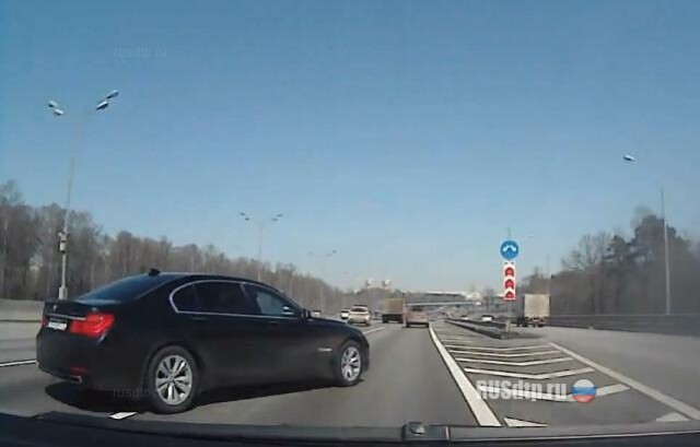 Ну хоть не в отбойник 